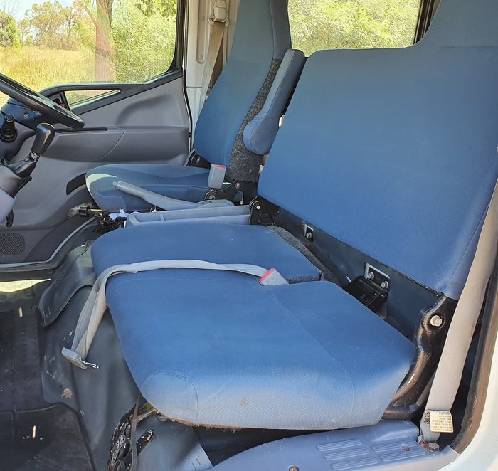 2013 FUSO 815 CANTER WHITE