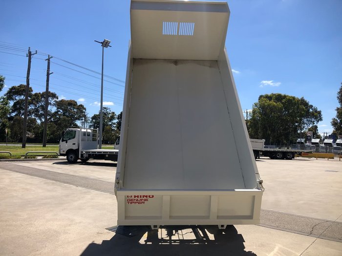 2021 HINO FC 1124 White