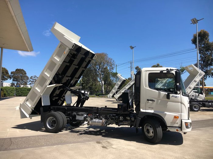 2021 HINO FC 1124 White