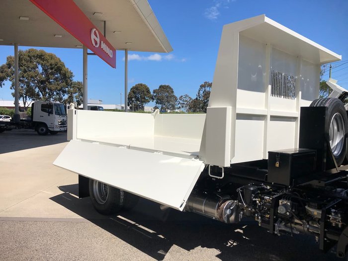 2021 HINO 500 SERIES FC 1124 White