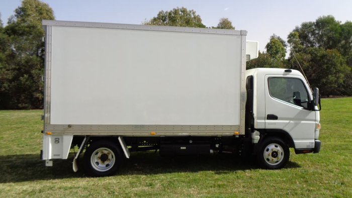 2016 FUSO 515 White