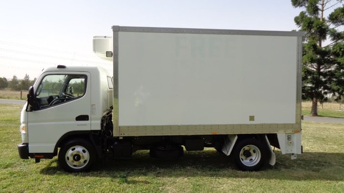 2016 FUSO 515 White