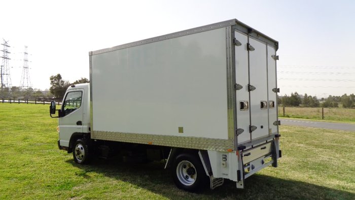 2016 FUSO 515 White