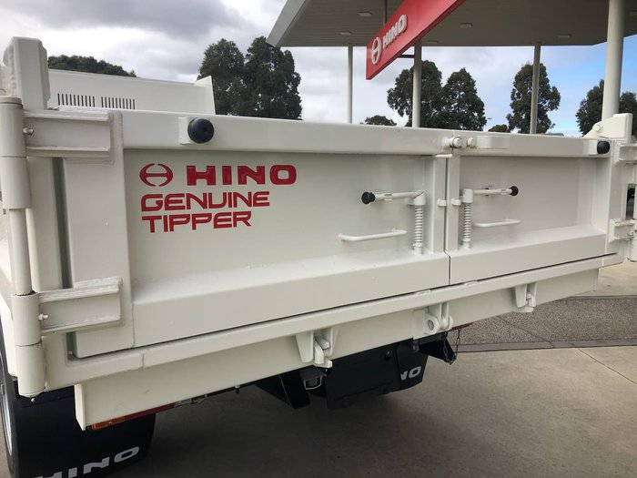 2021 HINO 300 SERIES 917