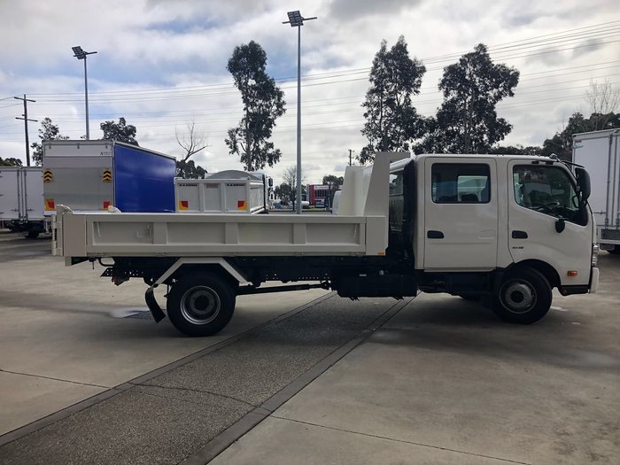 2021 HINO 300 SERIES 917