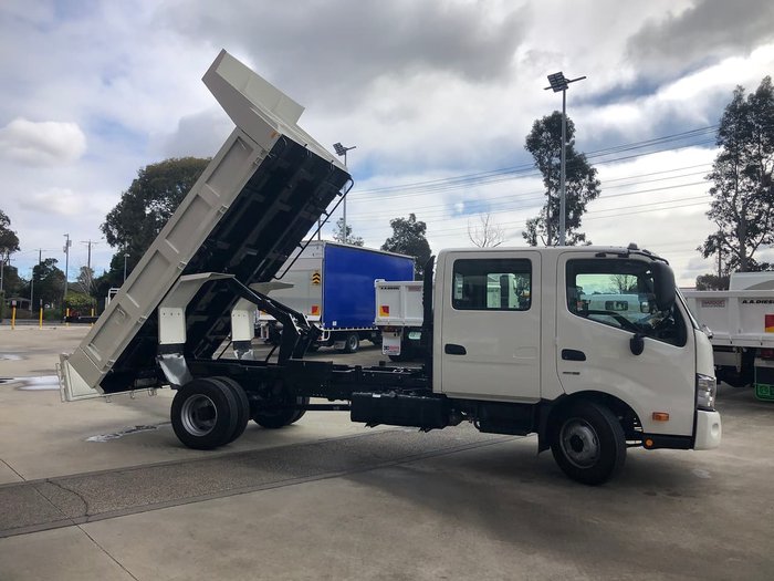 2021 HINO 300 SERIES 917