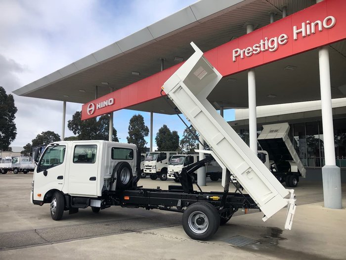 2021 HINO 917 CREW