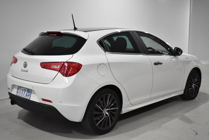 2015 Alfa Romeo Giulietta Distinctive Series 1 White