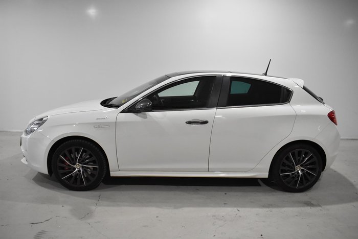 2015 Alfa Romeo Giulietta Distinctive Series 1 White
