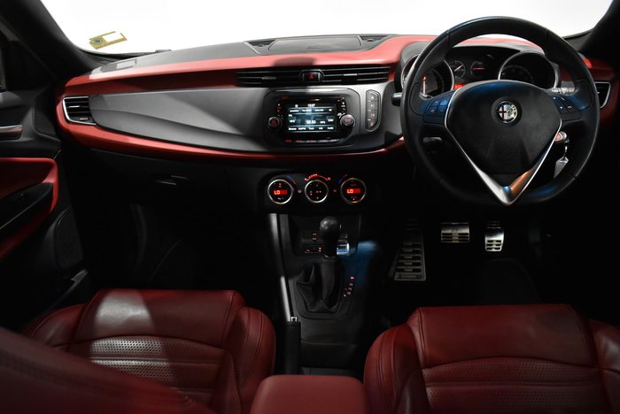 2015 Alfa Romeo Giulietta Distinctive Series 1 White