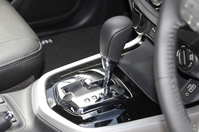 2020 Nissan Navara ST-X D23 Series 4 4X4 Dual Range Grey