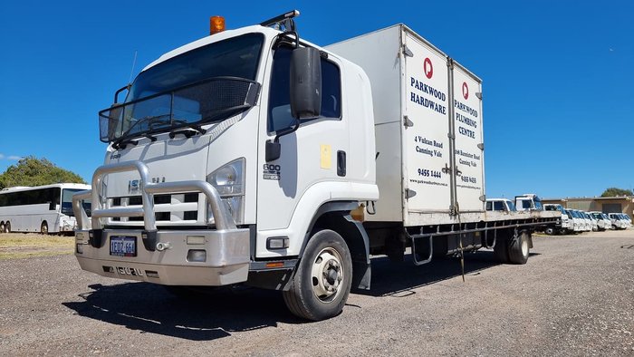 2014 ISUZU FRR 600 WHITE