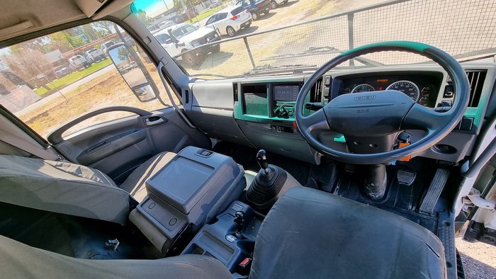 2014 ISUZU FRR 600 WHITE