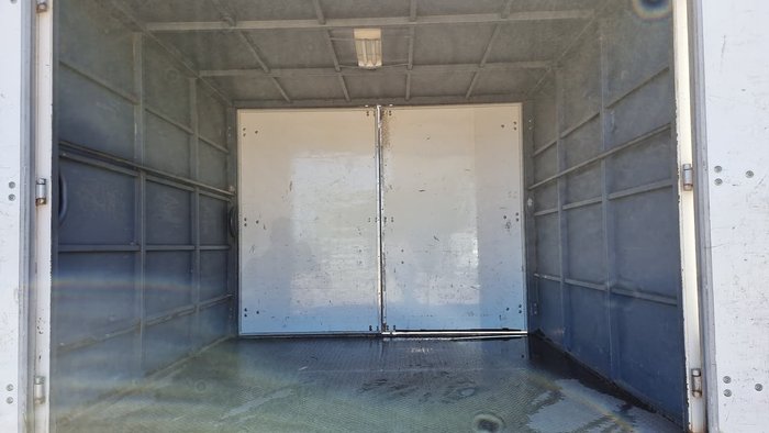 2014 ISUZU FRR 600 WHITE