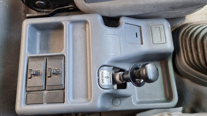 2014 ISUZU FRR 600 WHITE