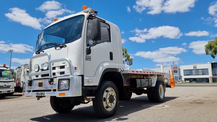 2014 ISUZU FSS550 WHITE