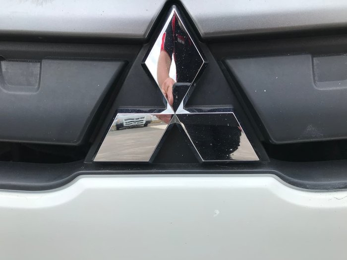 2016 MITSUBISHI CANTER 515 White