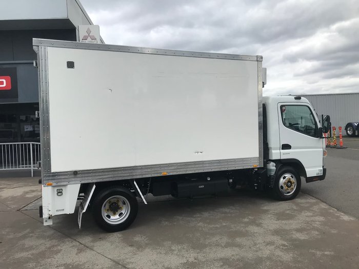 2016 MITSUBISHI CANTER 515 White