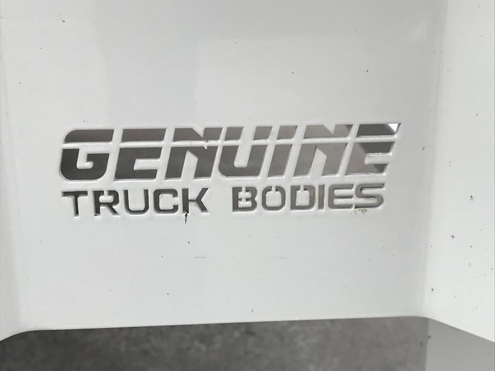 2016 MITSUBISHI CANTER 515 White