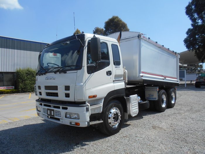 2008 ISUZU GIGA CX2 White