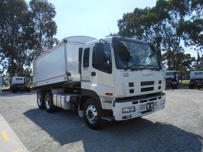 2008 ISUZU GIGA CX2 White