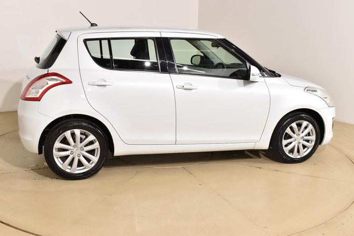 2015 Suzuki Swift GLX Navigator FZ MY15 Snow White