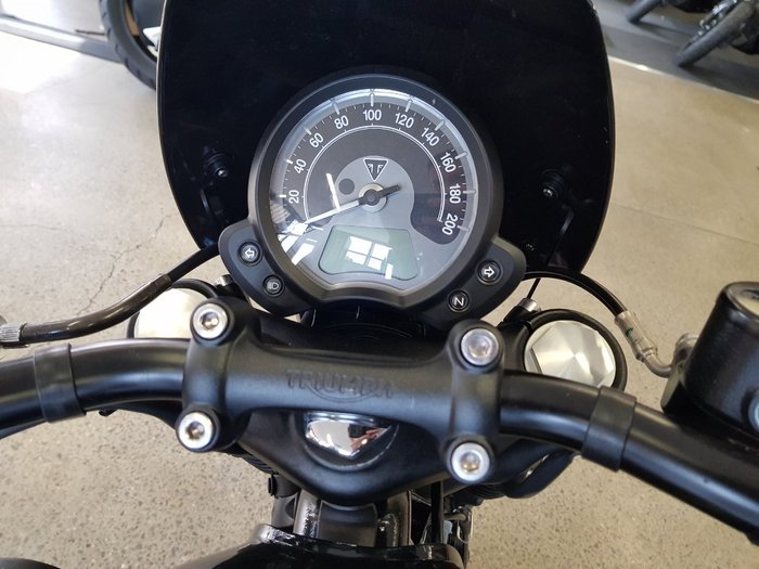 2018 Triumph BONNEVILLE BOBBER BLACK Black