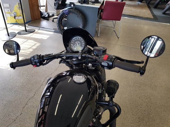 2018 Triumph BONNEVILLE BOBBER BLACK Black