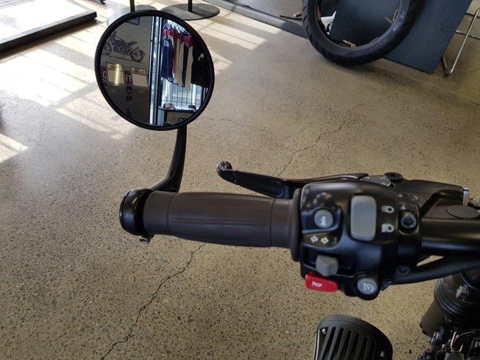 2018 Triumph BONNEVILLE BOBBER BLACK Black