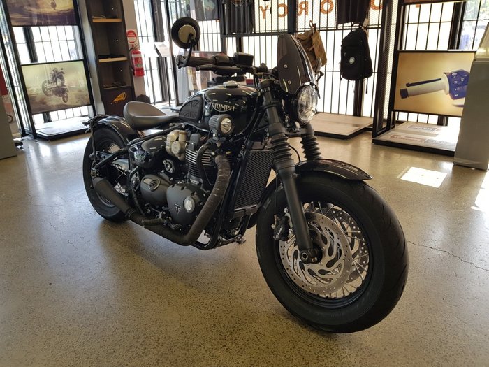 2018 Triumph BONNEVILLE BOBBER BLACK Black