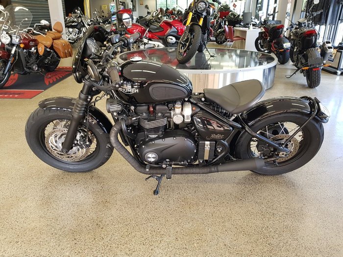 2018 Triumph BONNEVILLE BOBBER BLACK Black