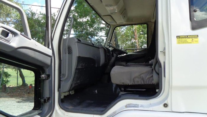 2015 FUSO FM 1627 White