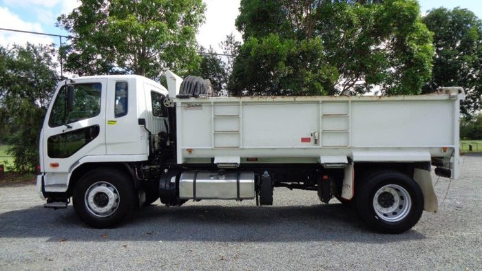 2015 FUSO FM 1627 White