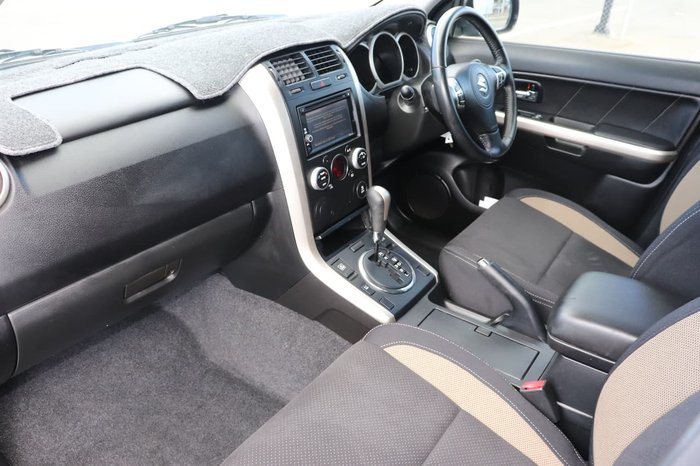 2014 Suzuki Grand Vitara Navigator JB Silver