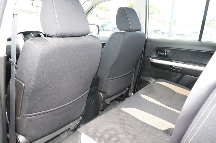 2014 Suzuki Grand Vitara Navigator JB Silver