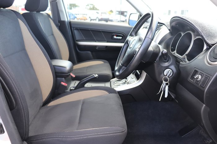 2014 Suzuki Grand Vitara Navigator JB Silver