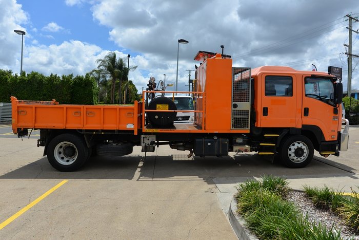 2013 ISUZU FTR 900 CRANE TRUCK