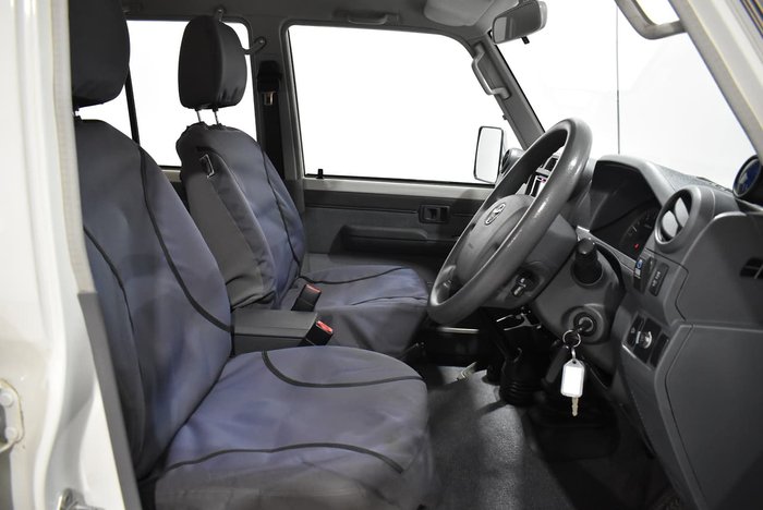 2017 Toyota Landcruiser GXL VDJ76R 4X4 Dual Range French Vanilla