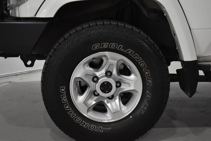 2017 Toyota Landcruiser GXL VDJ76R 4X4 Dual Range French Vanilla