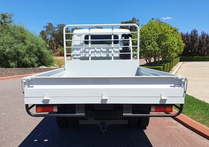 2016 FUSO FG CANTER WHITE