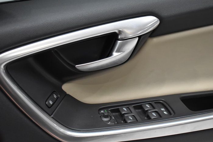 2013 Volvo XC60 D5 R-Design MY13 Four Wheel Drive Black Sapphire