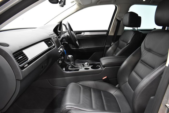 2016 Volkswagen Touareg 150TDI Element 7P MY16 Four Wheel Drive Canyon Grey