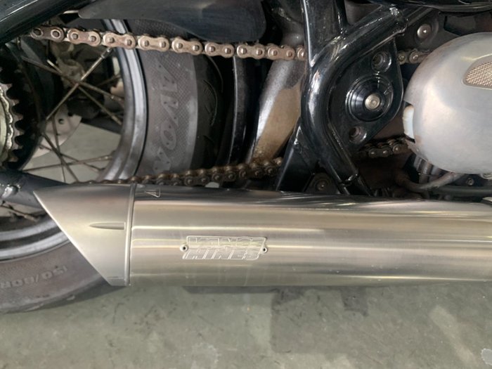 2017 Triumph BONNEVILLE BOBBER Green