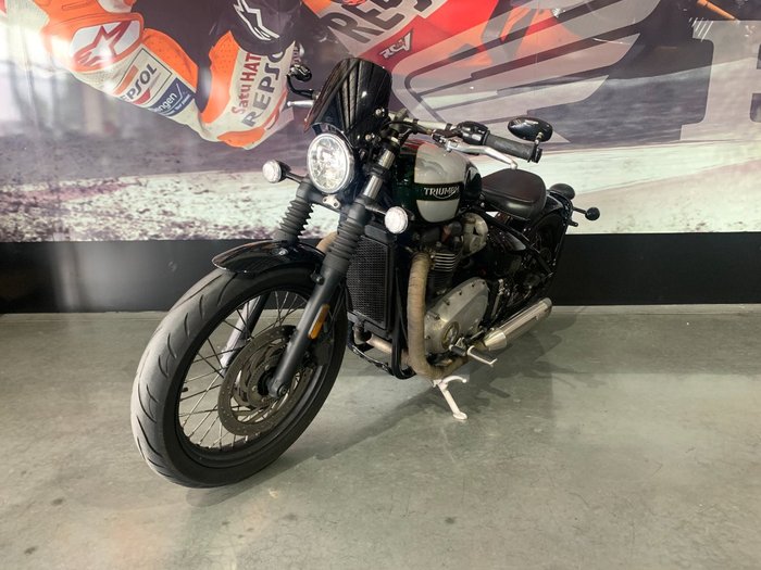 2017 Triumph BONNEVILLE BOBBER Green