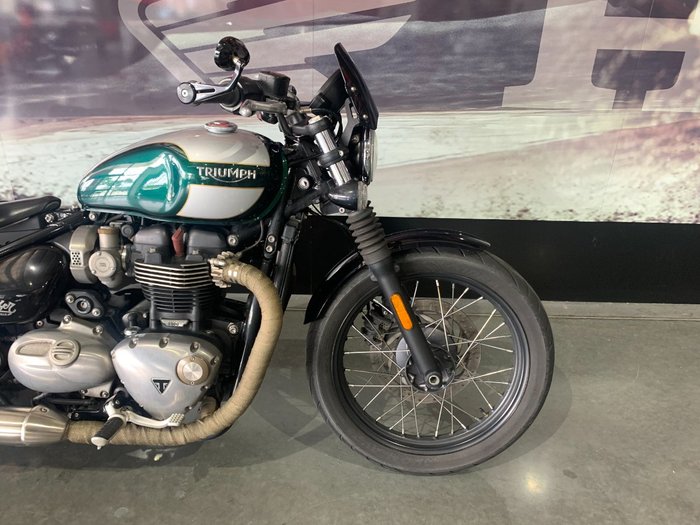 2017 Triumph BONNEVILLE BOBBER Green