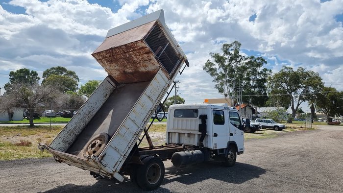 2006 MITSUBISHI CANTER WHITE