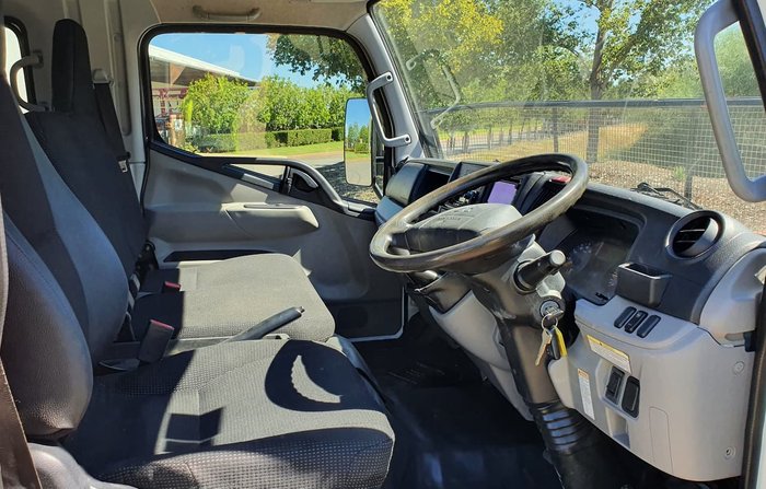 2017 FUSO FG CANTER WHITE