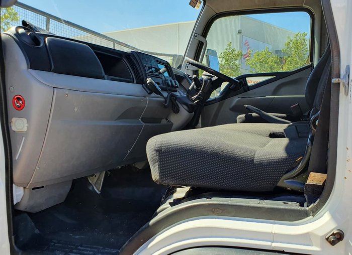 2017 FUSO FG CANTER WHITE