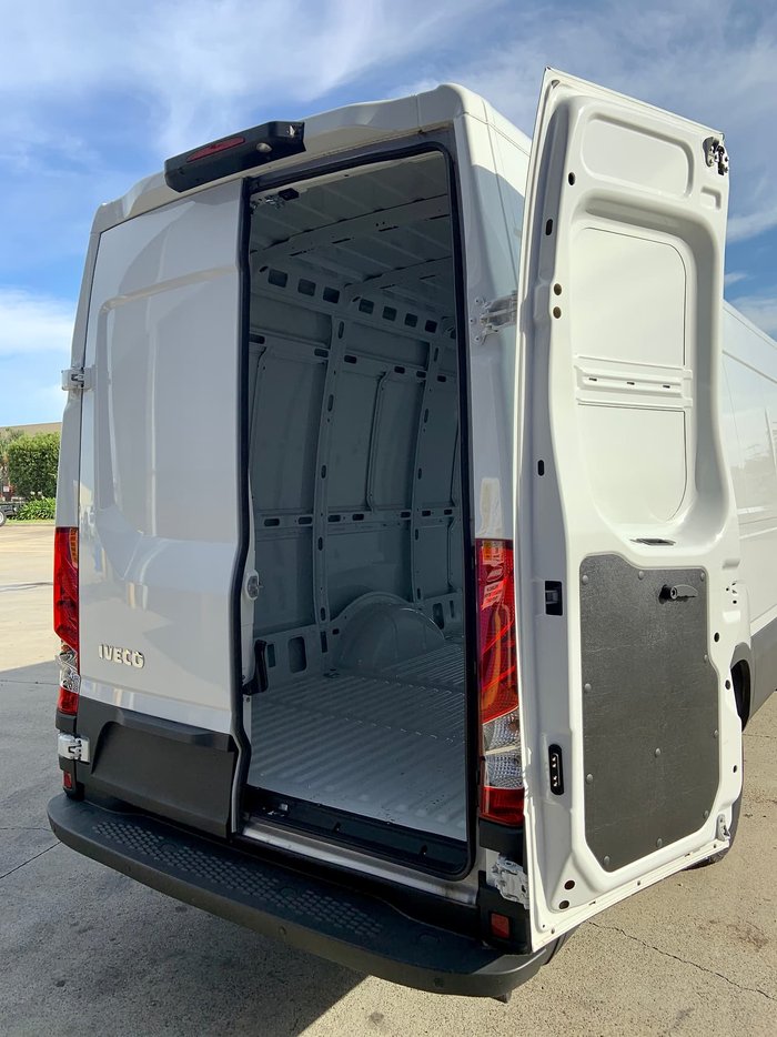 2020 IVECO 35S17A8V16 White