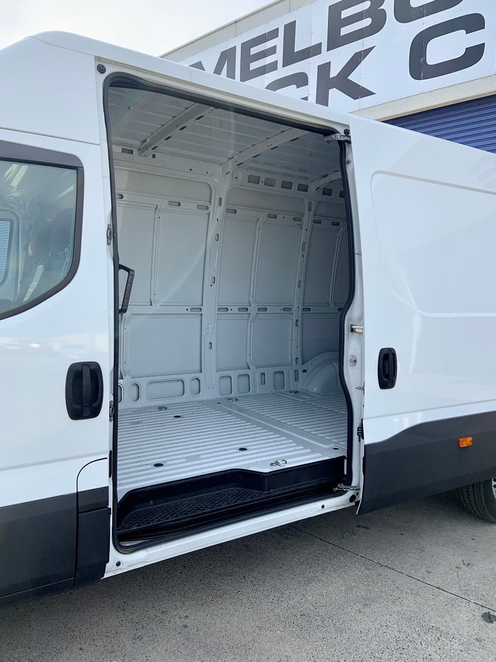 2020 IVECO 35S17A8V16 White